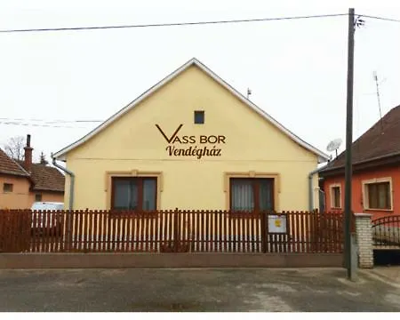 Vass Bor Vendeghaz Apartament *