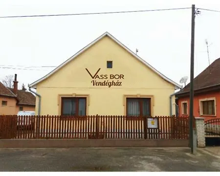 Vass Bor Vendeghaz Apartment *